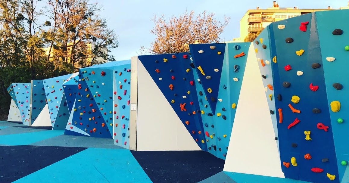 Hawkstone boulder mászófal